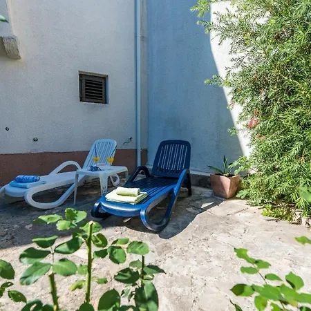 House Oleander Nyaraló Sukošan