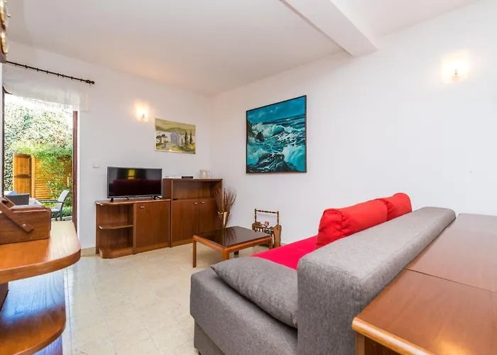 House Oleander بيت للعطل *