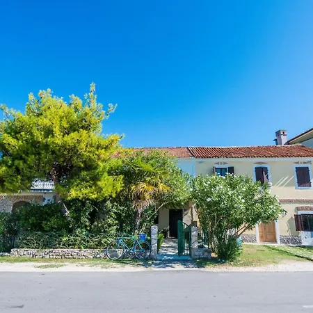 House Oleander Vakantiehuis Sukošan